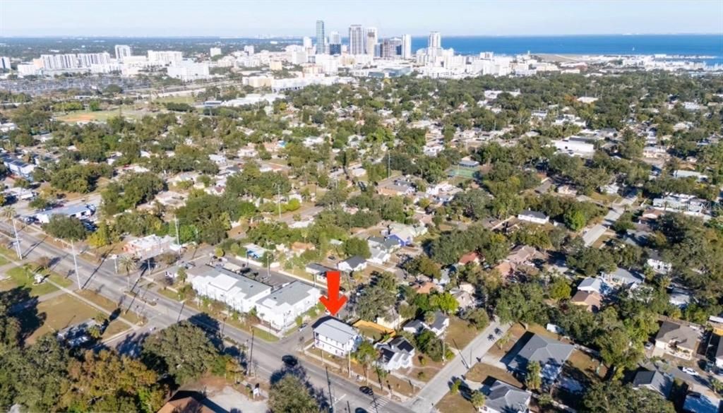 En Venta: $660,000 (4 camas, 2 baños, 2548 Pies cuadrados)