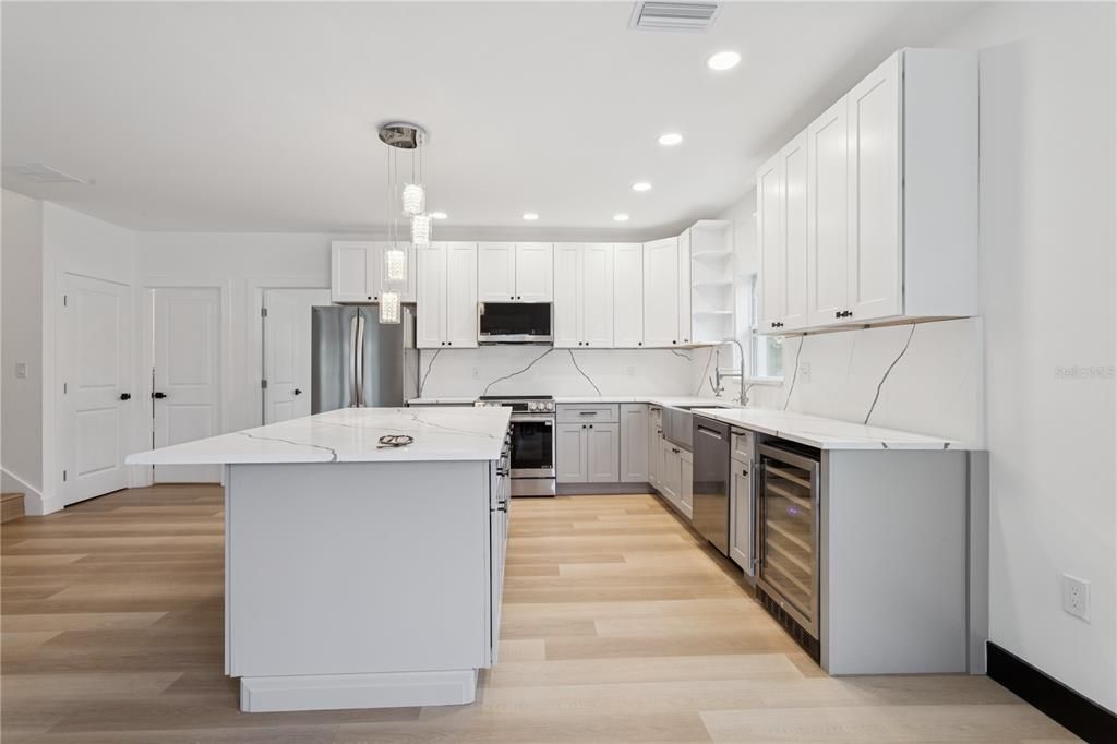 En Venta: $660,000 (4 camas, 2 baños, 2548 Pies cuadrados)