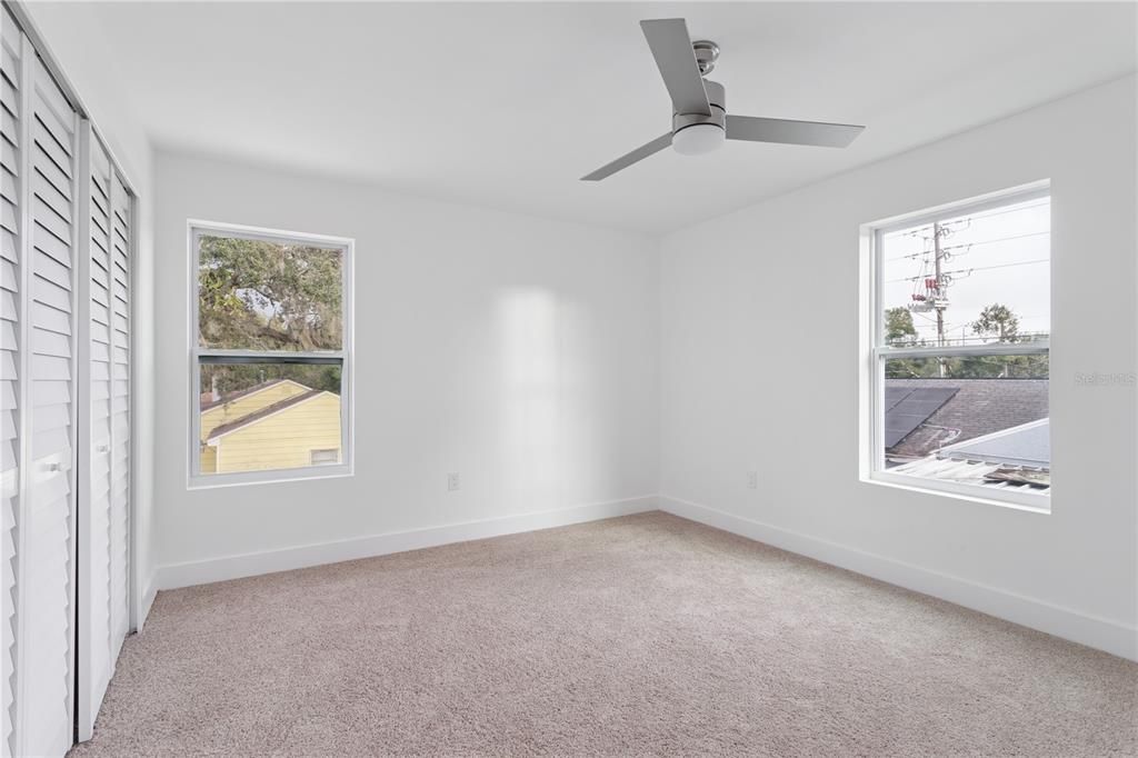 En Venta: $660,000 (4 camas, 2 baños, 2548 Pies cuadrados)