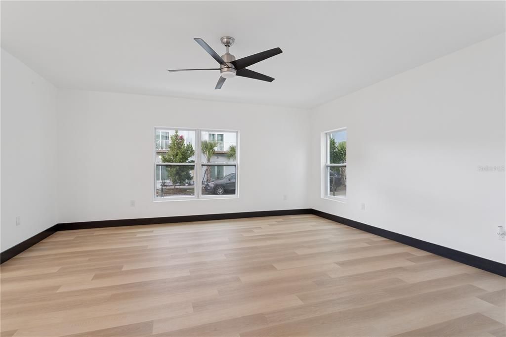 En Venta: $660,000 (4 camas, 2 baños, 2548 Pies cuadrados)