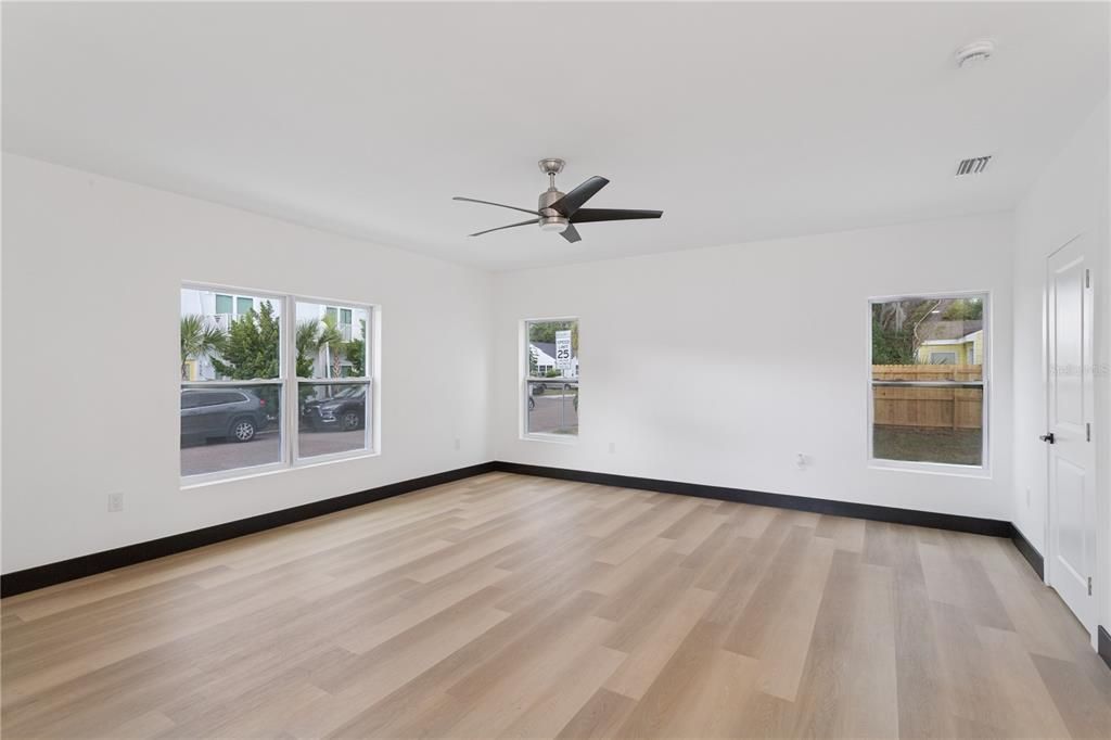 En Venta: $660,000 (4 camas, 2 baños, 2548 Pies cuadrados)