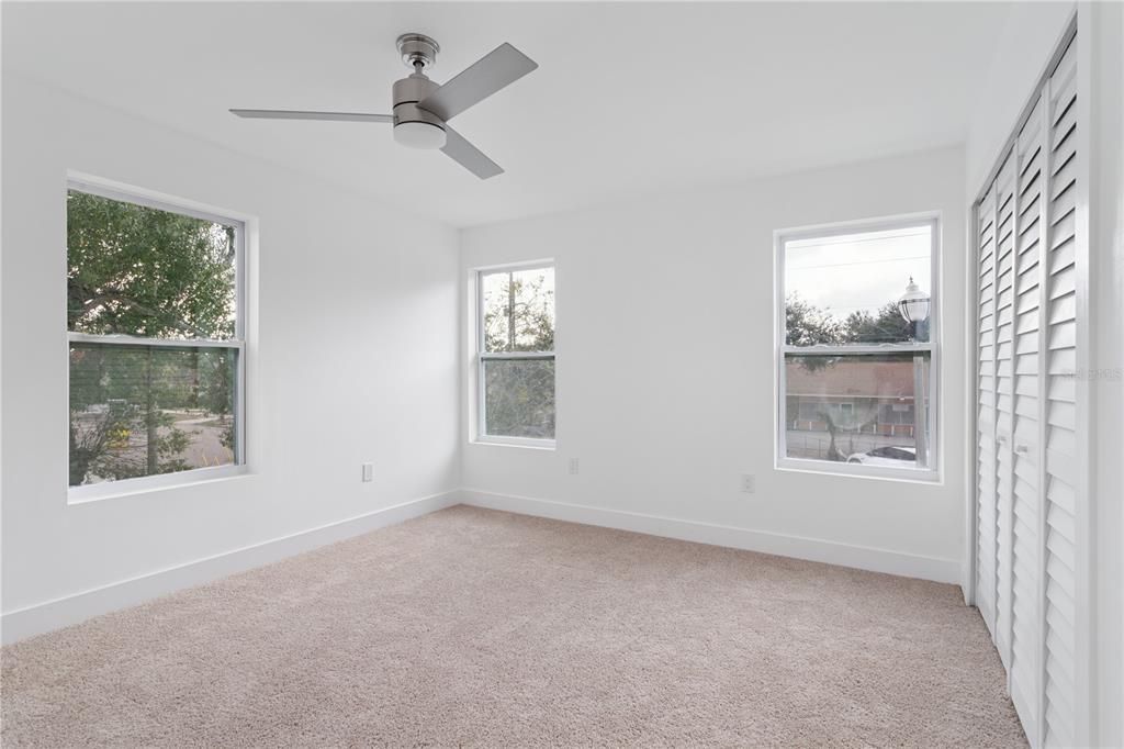 En Venta: $660,000 (4 camas, 2 baños, 2548 Pies cuadrados)