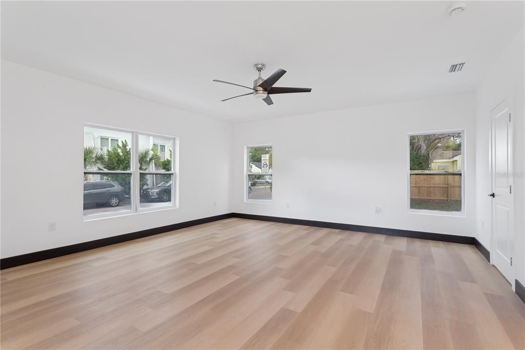 En Venta: $660,000 (4 camas, 2 baños, 2548 Pies cuadrados)