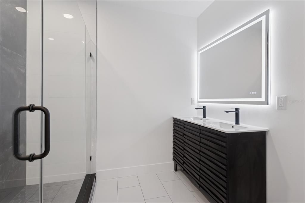 En Venta: $660,000 (4 camas, 2 baños, 2548 Pies cuadrados)