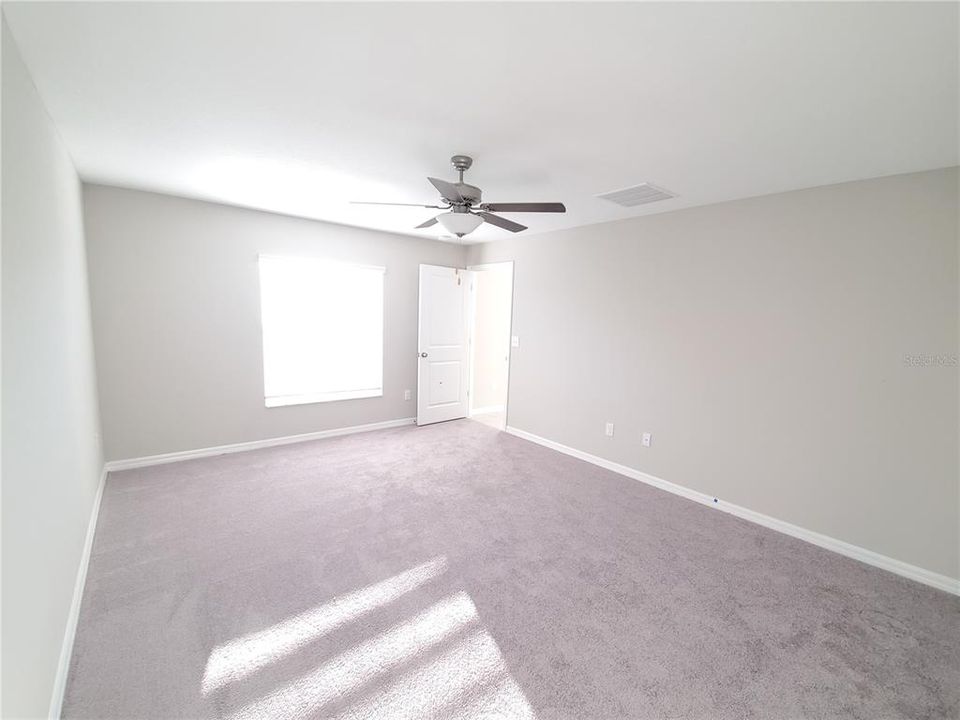 В аренду: $2,200 (4 спален, 2 ванн, 1915 Квадратных фут)