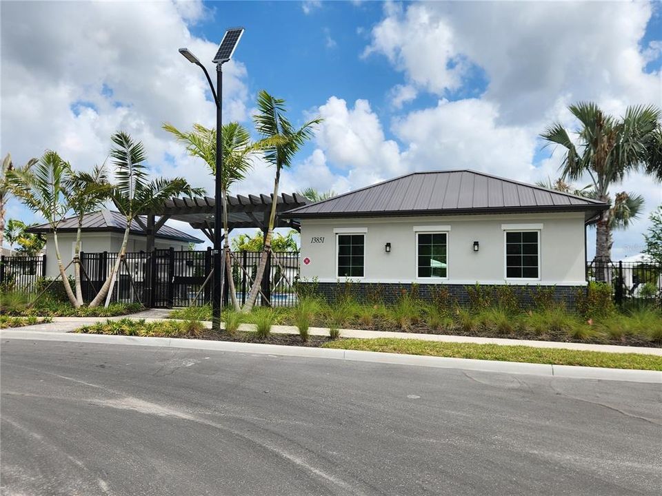 В аренду: $2,200 (4 спален, 2 ванн, 1915 Квадратных фут)