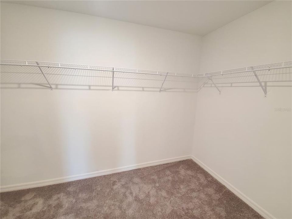 В аренду: $2,200 (4 спален, 2 ванн, 1915 Квадратных фут)