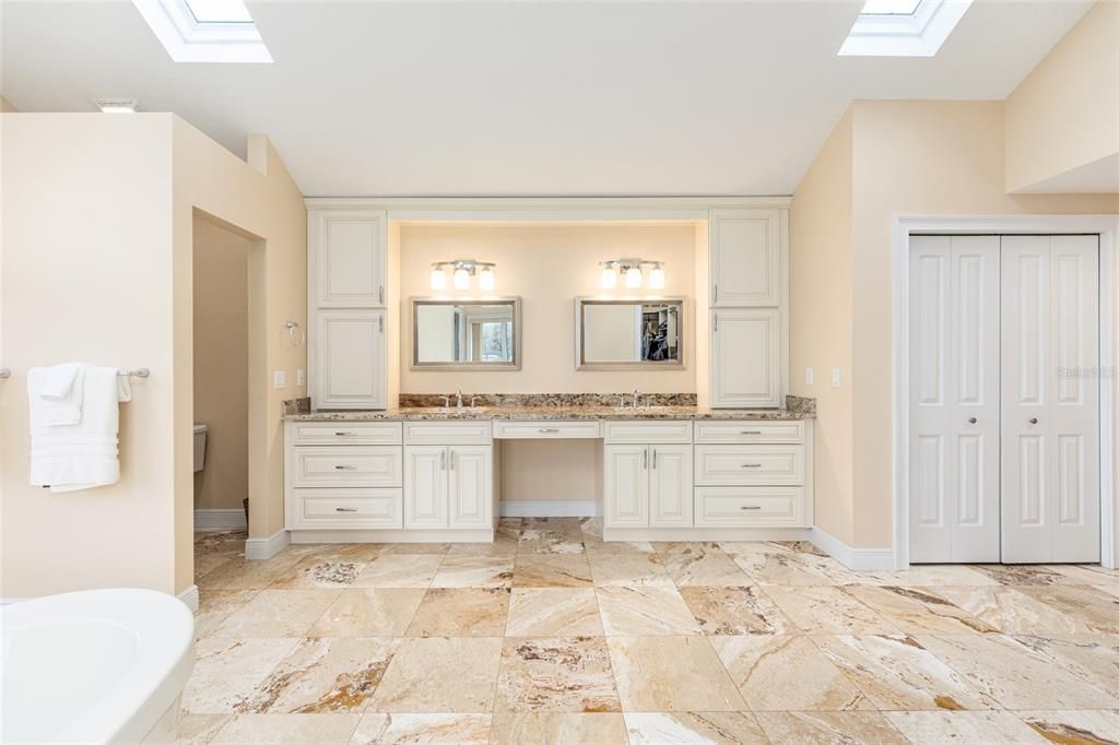 待售: $985,000 (4 贝兹, 3 浴室, 3723 平方英尺)