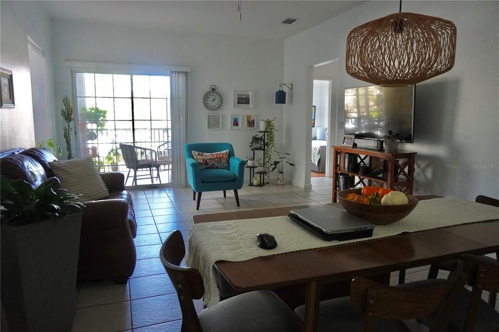 待售: $250,000 (3 贝兹, 2 浴室, 1351 平方英尺)