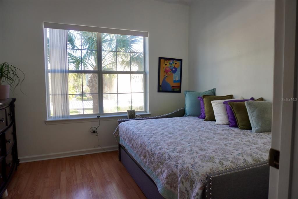 待售: $250,000 (3 贝兹, 2 浴室, 1351 平方英尺)