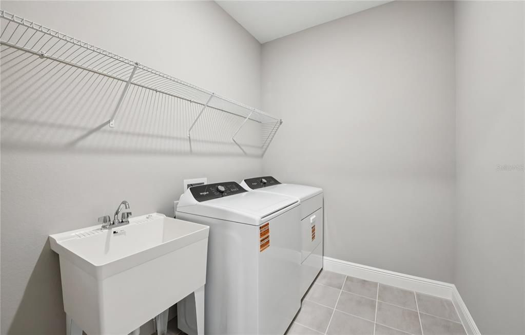 В аренду: $2,667 (4 спален, 2 ванн, 1908 Квадратных фут)