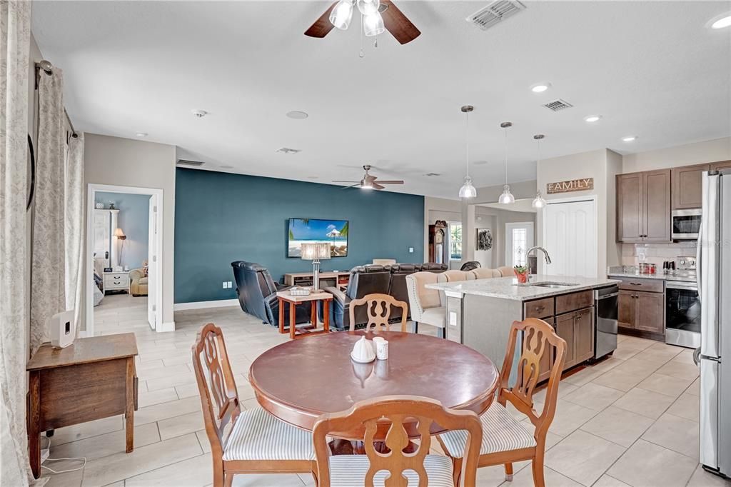 For Sale: $559,000 (4 beds, 3 baths, 2354 Square Feet)