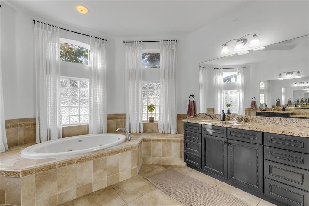 En Venta: $875,000 (5 camas, 4 baños, 3322 Pies cuadrados)