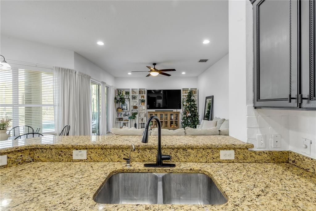 En Venta: $875,000 (5 camas, 4 baños, 3322 Pies cuadrados)