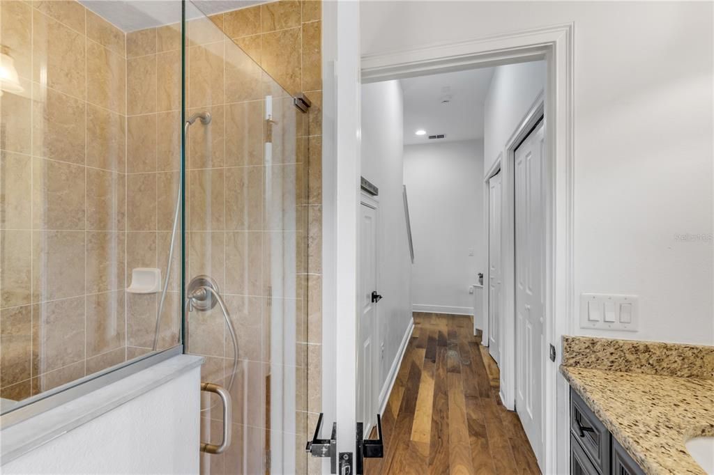 En Venta: $875,000 (5 camas, 4 baños, 3322 Pies cuadrados)