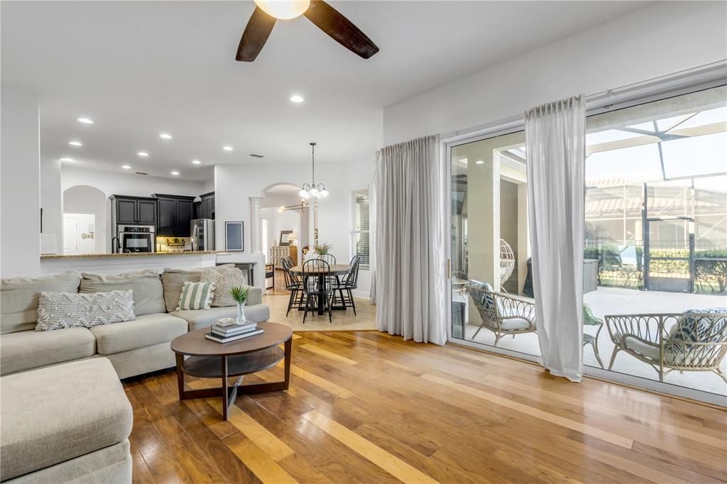 En Venta: $875,000 (5 camas, 4 baños, 3322 Pies cuadrados)