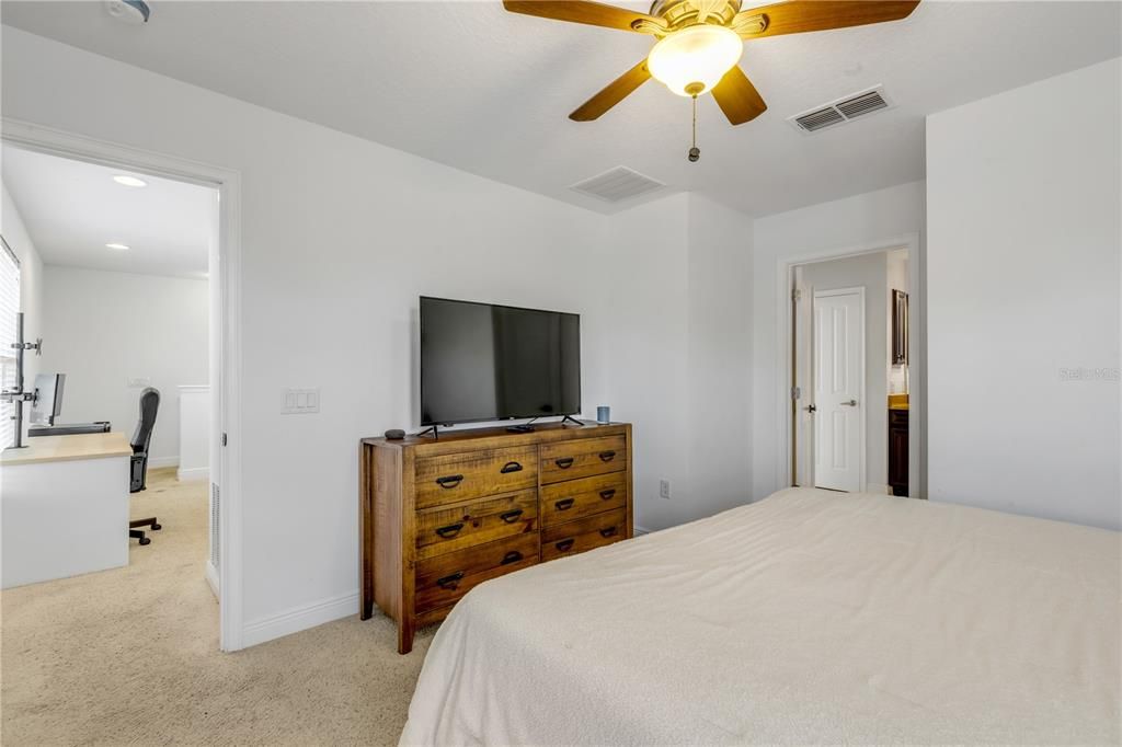 En Venta: $875,000 (5 camas, 4 baños, 3322 Pies cuadrados)