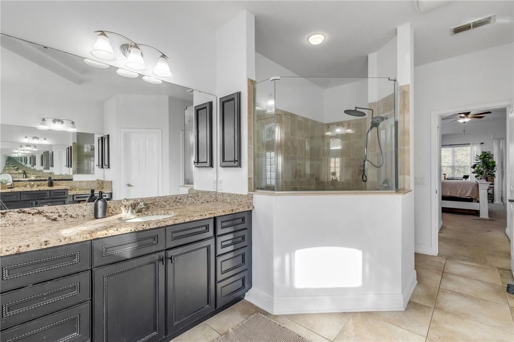 En Venta: $875,000 (5 camas, 4 baños, 3322 Pies cuadrados)