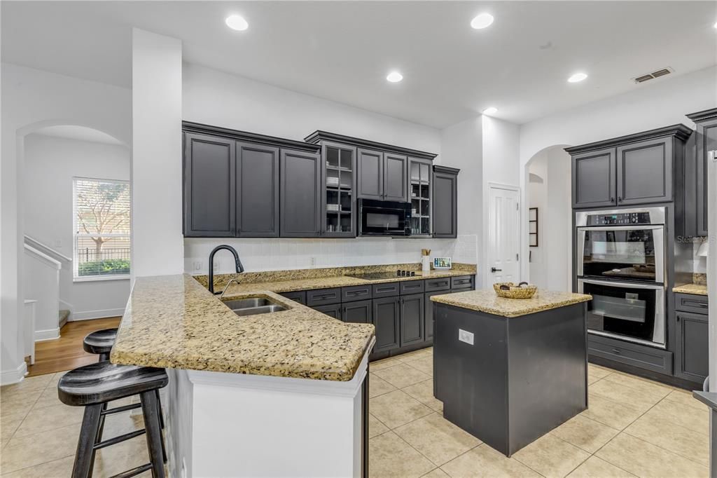 En Venta: $875,000 (5 camas, 4 baños, 3322 Pies cuadrados)