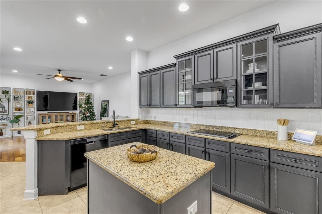 En Venta: $875,000 (5 camas, 4 baños, 3322 Pies cuadrados)