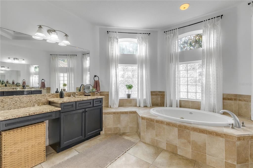 En Venta: $875,000 (5 camas, 4 baños, 3322 Pies cuadrados)