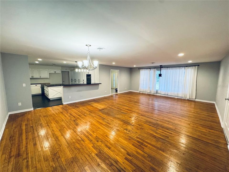 待售: $289,900 (3 贝兹, 3 浴室, 2376 平方英尺)