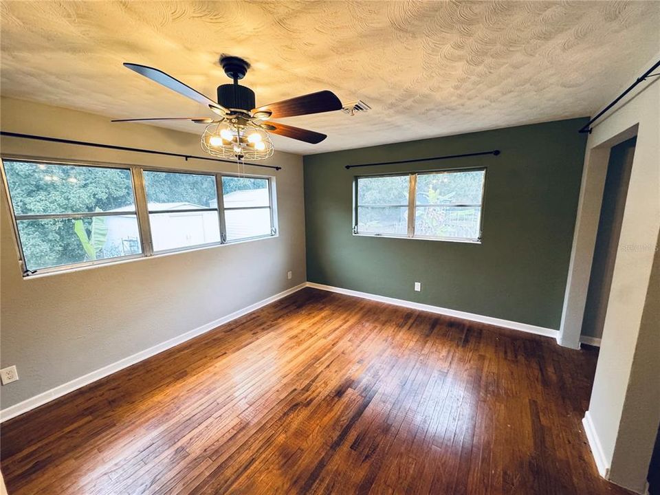 待售: $289,900 (3 贝兹, 3 浴室, 2376 平方英尺)