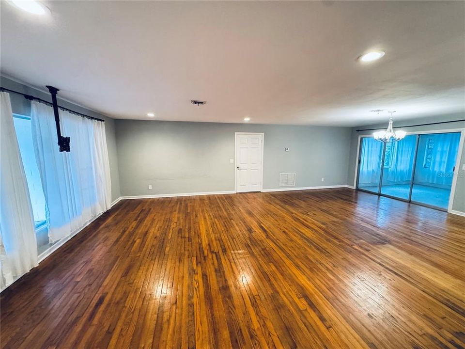 待售: $289,900 (3 贝兹, 3 浴室, 2376 平方英尺)