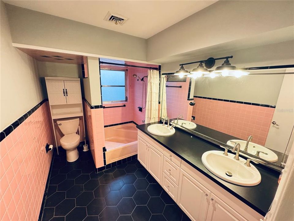 待售: $289,900 (3 贝兹, 3 浴室, 2376 平方英尺)