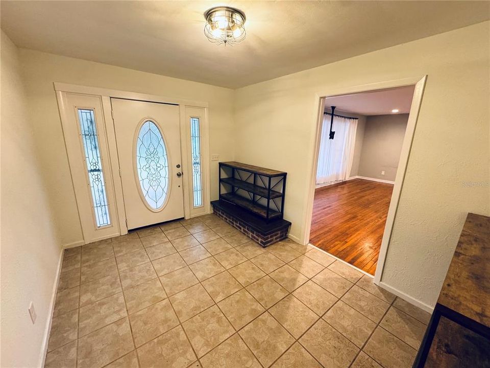 待售: $289,900 (3 贝兹, 3 浴室, 2376 平方英尺)