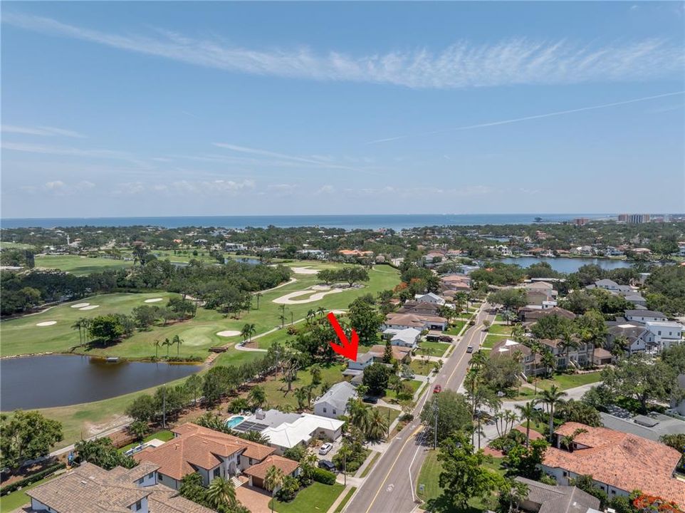 На продажу: $1,100,000 (0.26 acres)