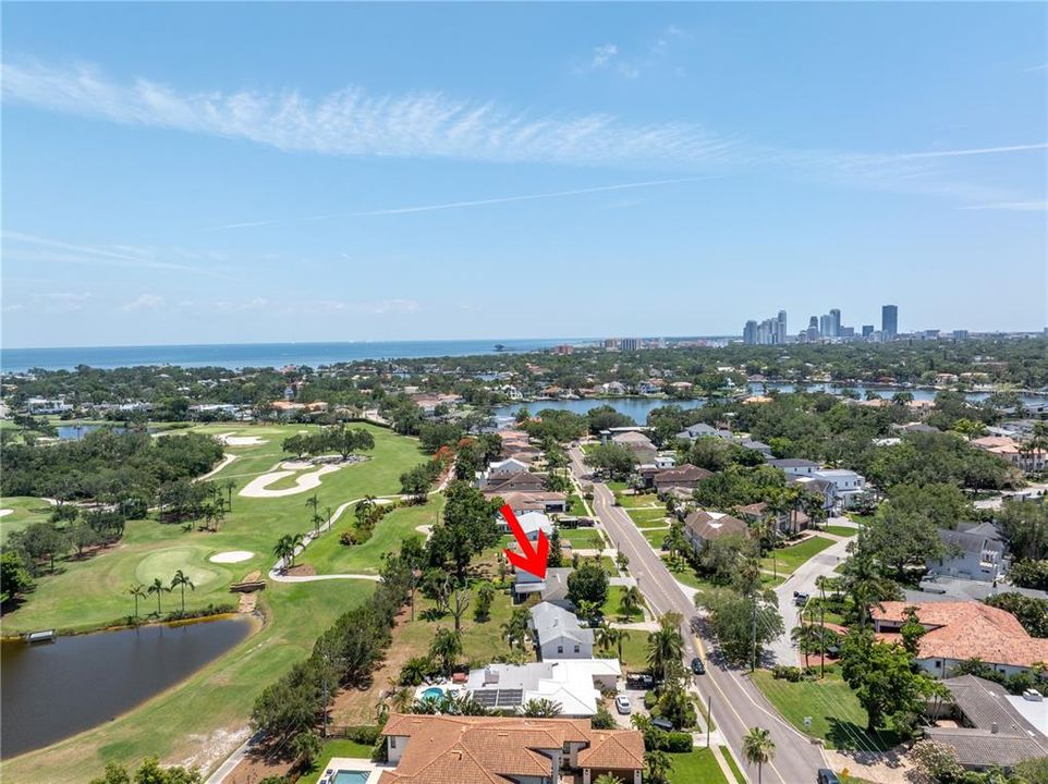 На продажу: $1,100,000 (0.26 acres)