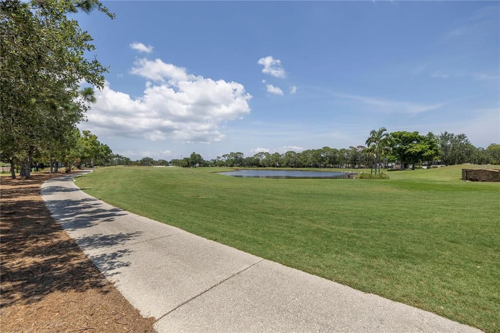 На продажу: $1,100,000 (0.26 acres)