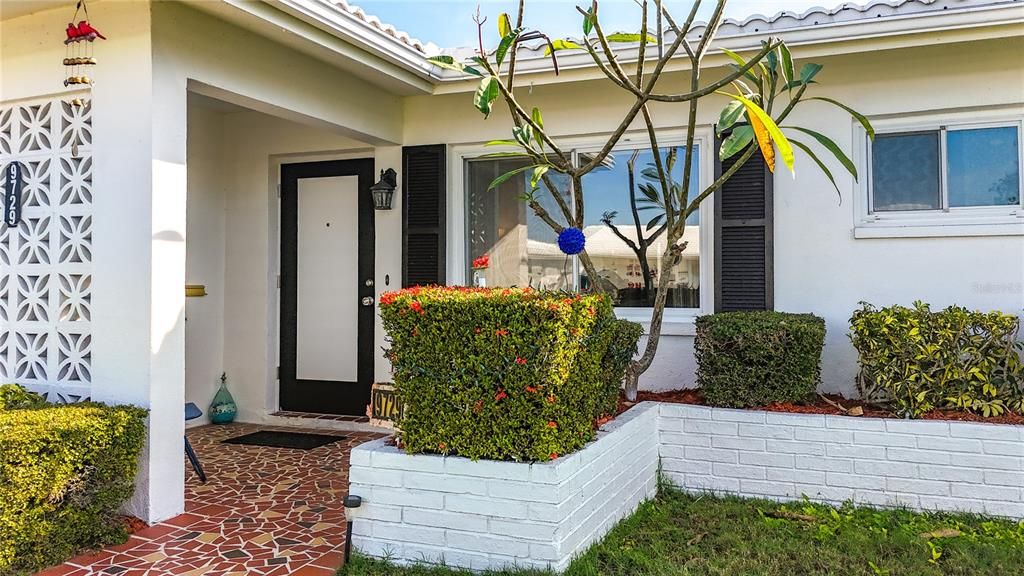 На продажу: $325,000 (2 спален, 2 ванн, 1400 Квадратных фут)