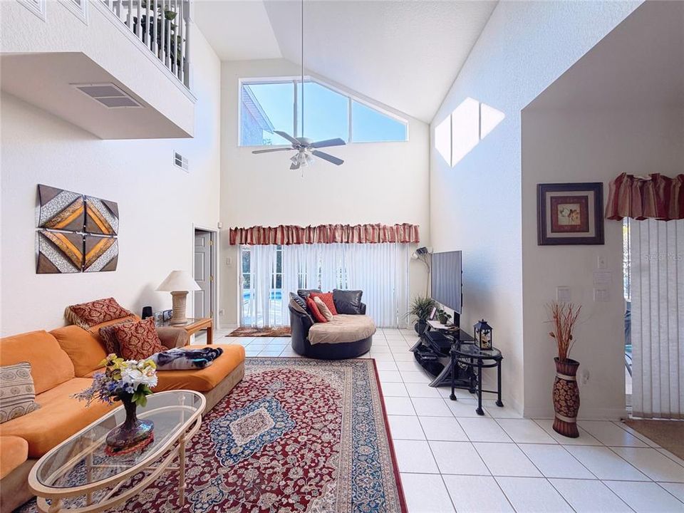 出租: $2,750 (5 贝兹, 4 浴室, 2277 平方英尺)