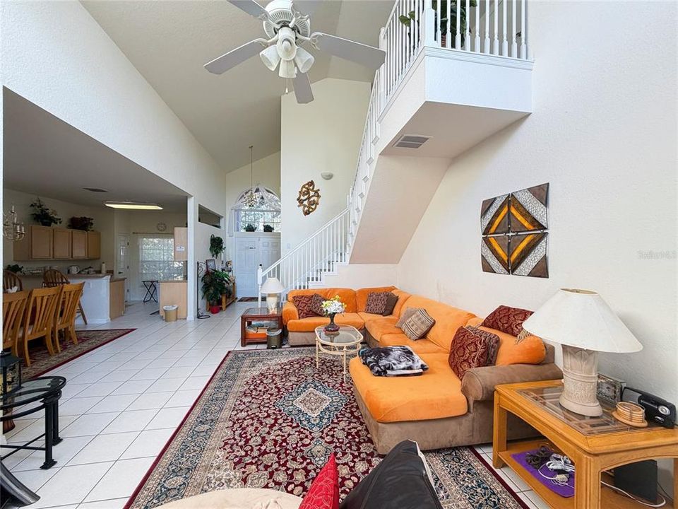 出租: $2,750 (5 贝兹, 4 浴室, 2277 平方英尺)