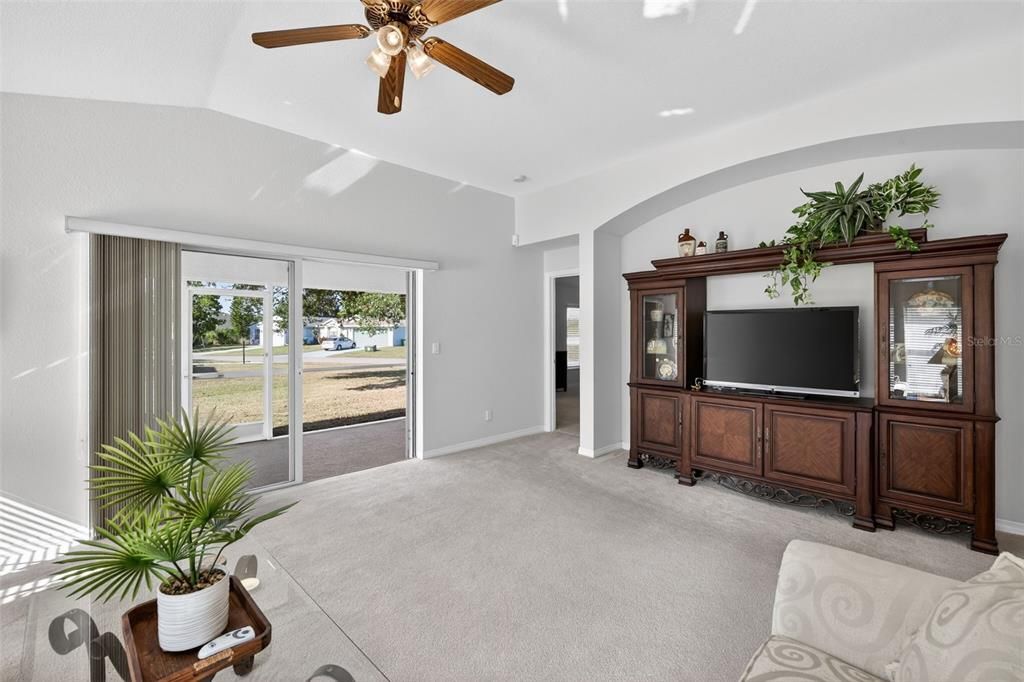 For Sale: $275,000 (3 beds, 2 baths, 1780 Square Feet)