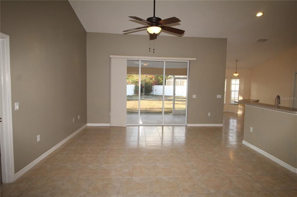 待售: $345,000 (3 贝兹, 2 浴室, 1739 平方英尺)