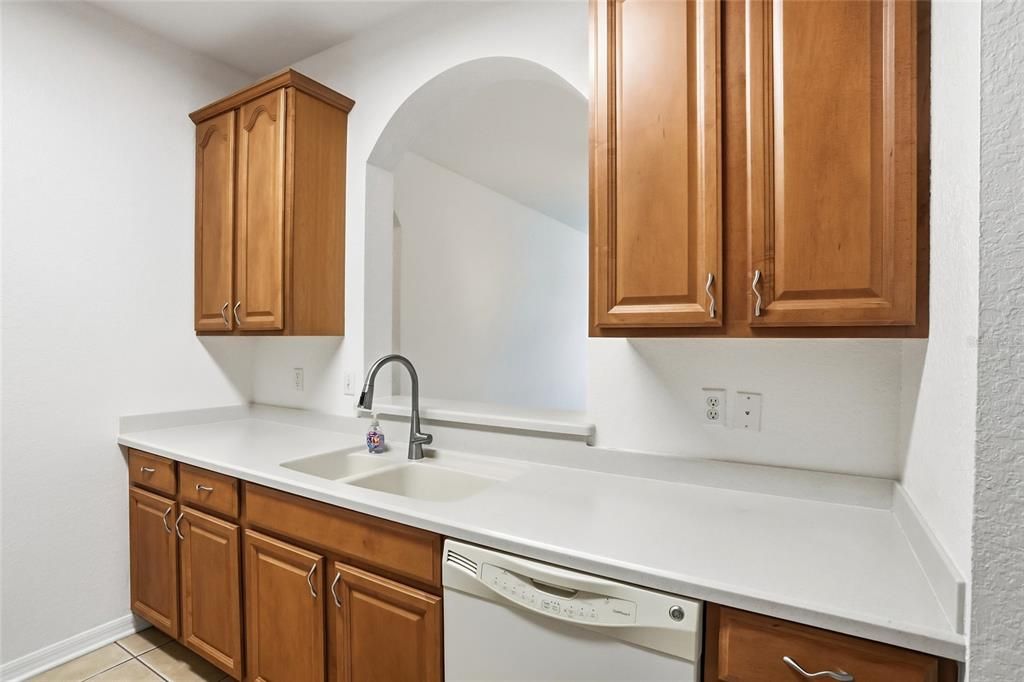 En Venta: $198,900 (3 camas, 2 baños, 1384 Pies cuadrados)