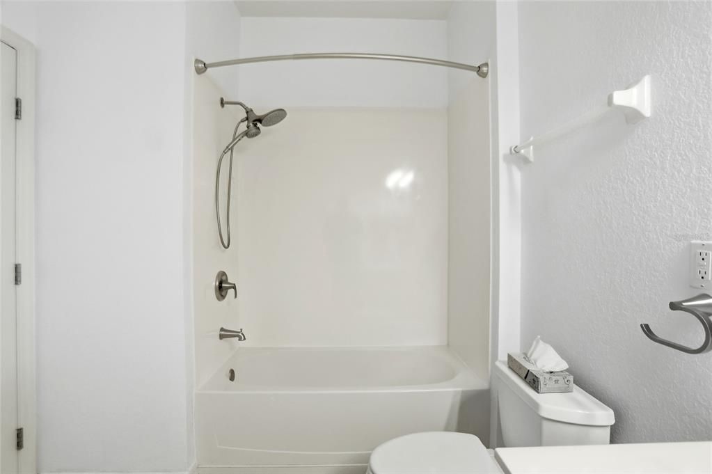 En Venta: $198,900 (3 camas, 2 baños, 1384 Pies cuadrados)