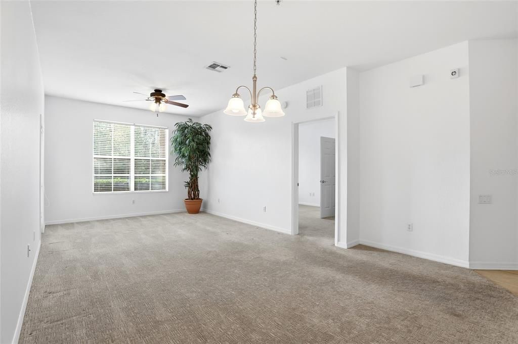 En Venta: $198,900 (3 camas, 2 baños, 1384 Pies cuadrados)