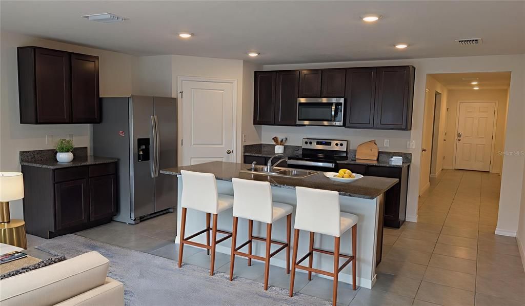 For Rent: $2,000 (4 beds, 2 baths, 1827 Square Feet)