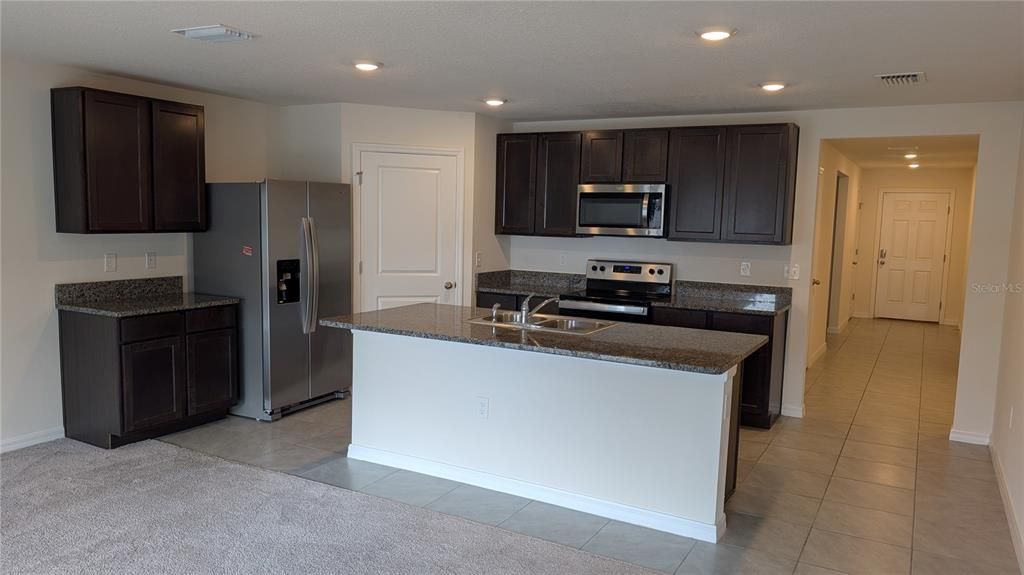 For Rent: $2,000 (4 beds, 2 baths, 1827 Square Feet)