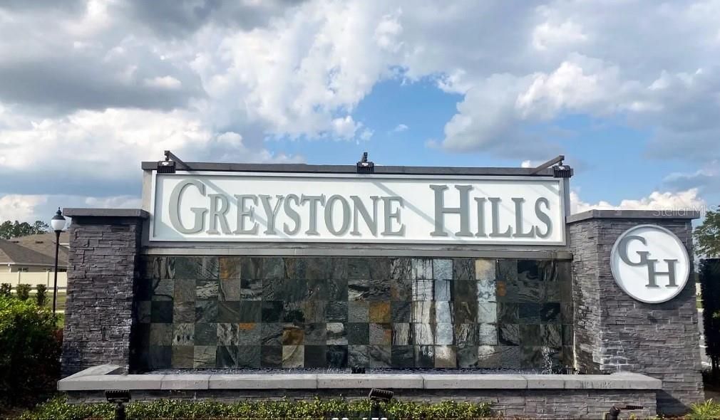 For Rent: $2,000 (4 beds, 2 baths, 1827 Square Feet)