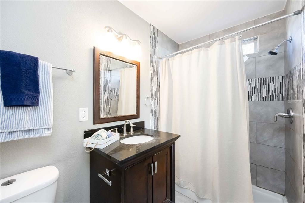 На продажу: $295,000 (2 спален, 2 ванн, 1190 Квадратных фут)