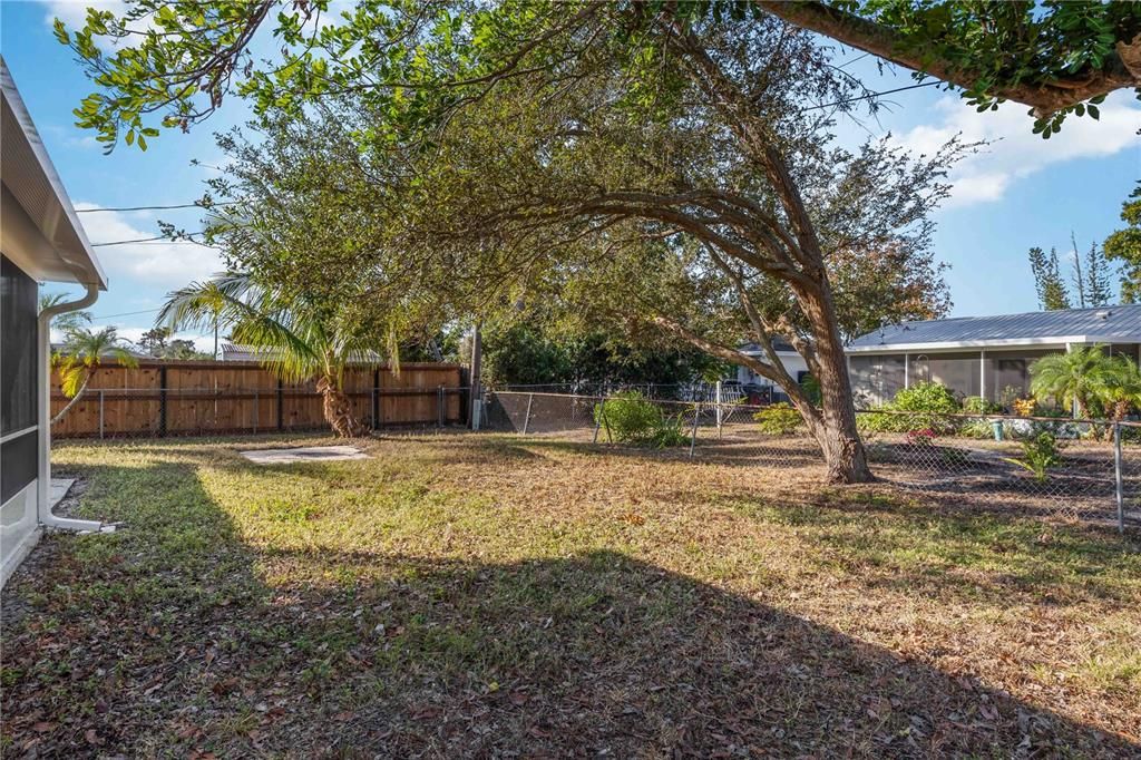 На продажу: $295,000 (2 спален, 2 ванн, 1190 Квадратных фут)