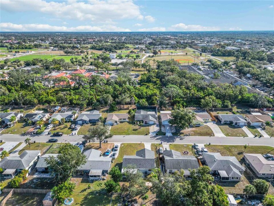 На продажу: $295,000 (2 спален, 2 ванн, 1190 Квадратных фут)