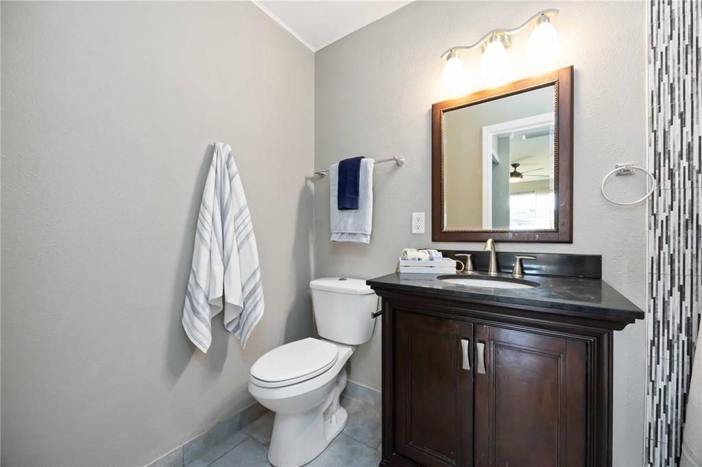 На продажу: $295,000 (2 спален, 2 ванн, 1190 Квадратных фут)