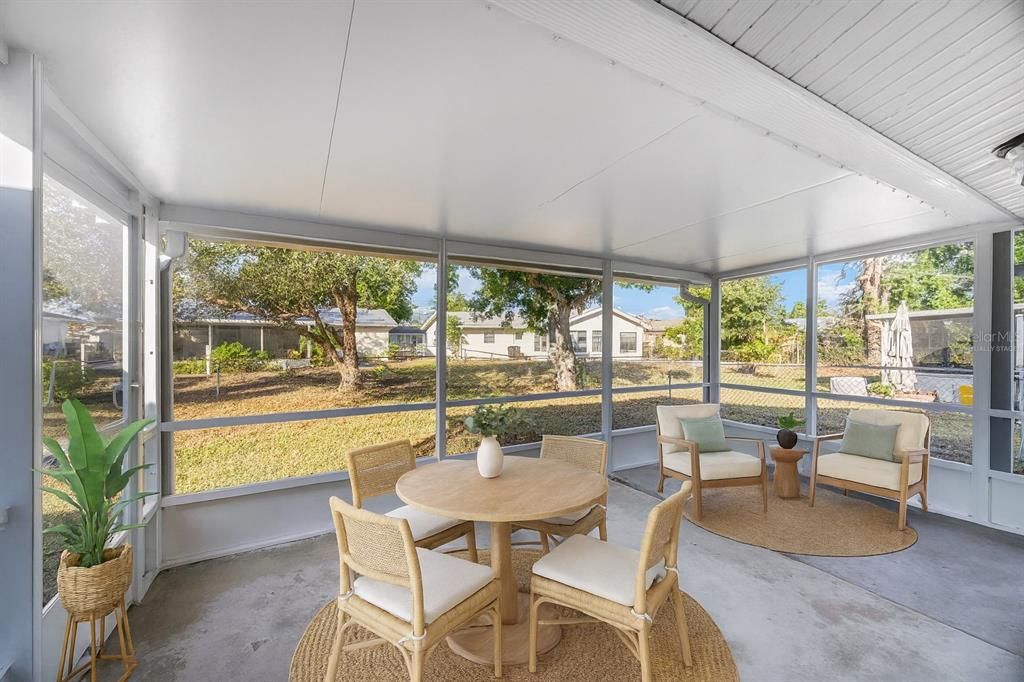 На продажу: $295,000 (2 спален, 2 ванн, 1190 Квадратных фут)