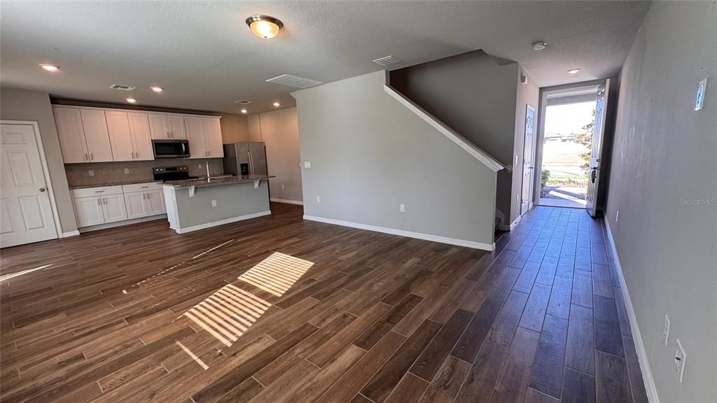 待售: $385,000 (3 贝兹, 2 浴室, 1724 平方英尺)